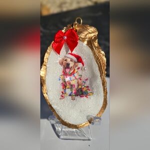 🎄 Handmade Christmas Oyster Ornament – Lab in Holiday Lights 🎄